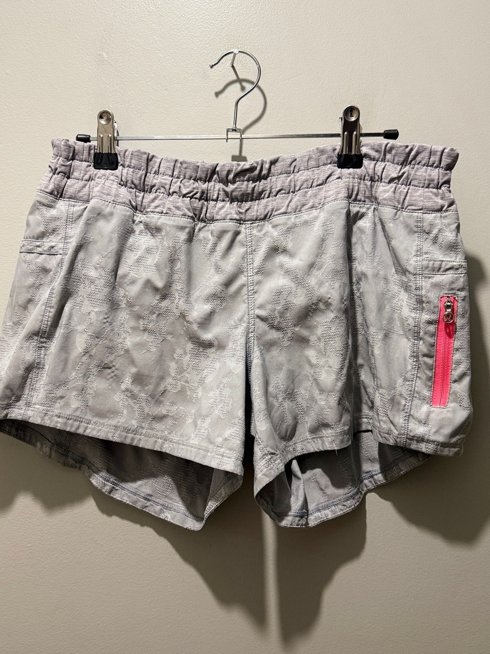 Lululemon Run: Tracker Short II -
Fossil / Heathered Fossil - Picture 4 of 6
